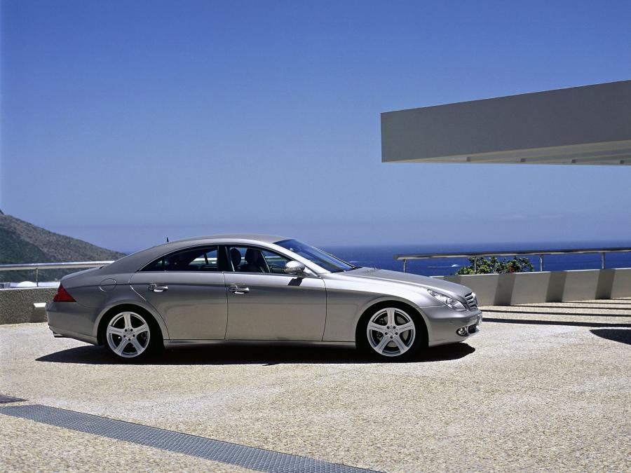  Mercedes-Benz CLS500 2004 года  (фото 3 из 30)